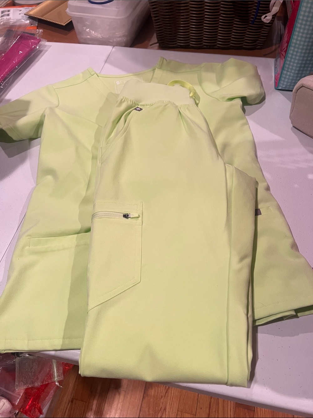Figs Sea Mist Zamora Joggers and Casma scrub top PO5330 XXS